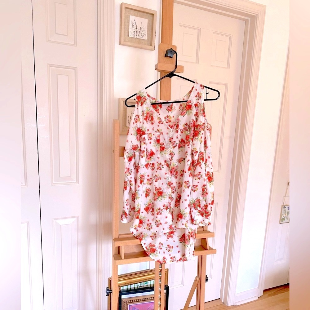 Retro Lucy Love Cold Shoulder Floral Long-Sleeve Top
